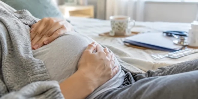 Douleurs abdominales au début de la grossesse : normales ?
